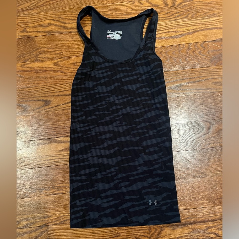 Black camo under armour tank